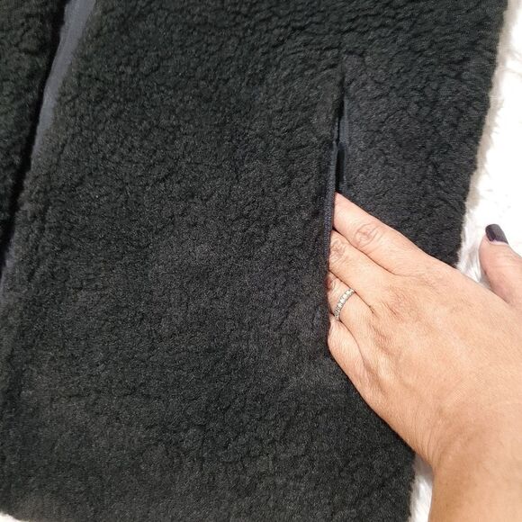 Madewell Faux-Fur Vest XS  - Picture 4 of 6